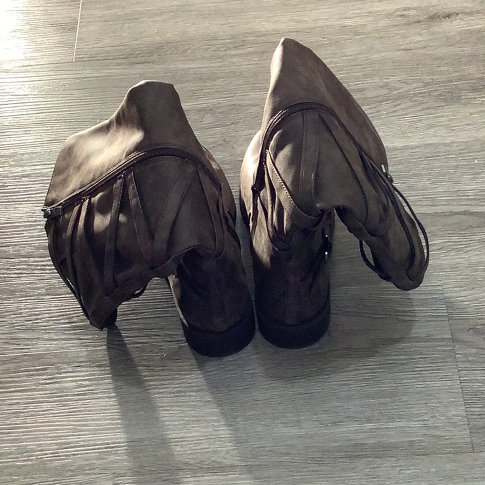 Journee Collection Wide Calf Boot - Picture 4 of 9